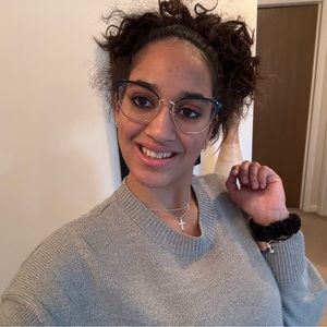 Meet your Posher, Emily